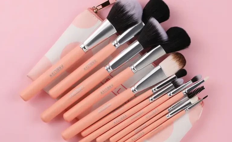 Top 5 Unique Travel Makeup Brush Kits You Must Have