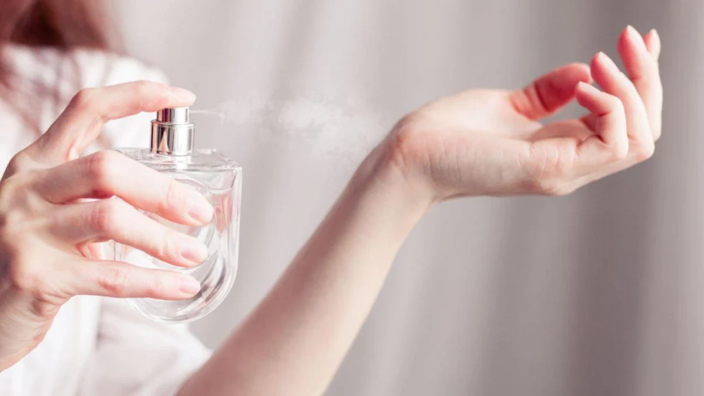 10 Simple Ways To Smell Good All Day: Easy Tips For A Fresh You